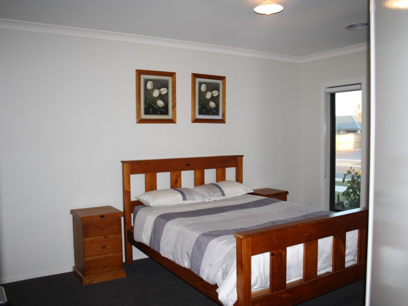 6 Egret Close, Bairnsdale VIC 3875