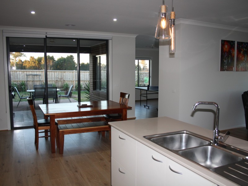 6 Egret Close, Bairnsdale VIC 3875