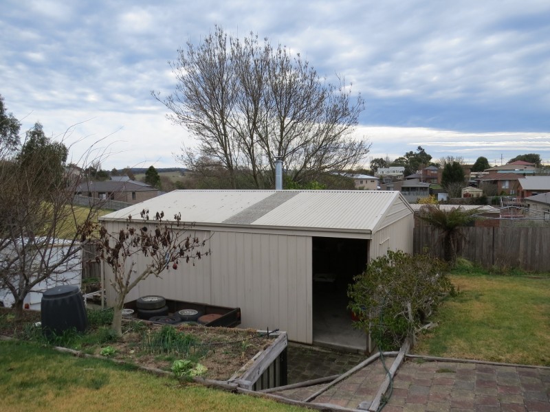 24 Ballantine Street, Bairnsdale VIC 3875