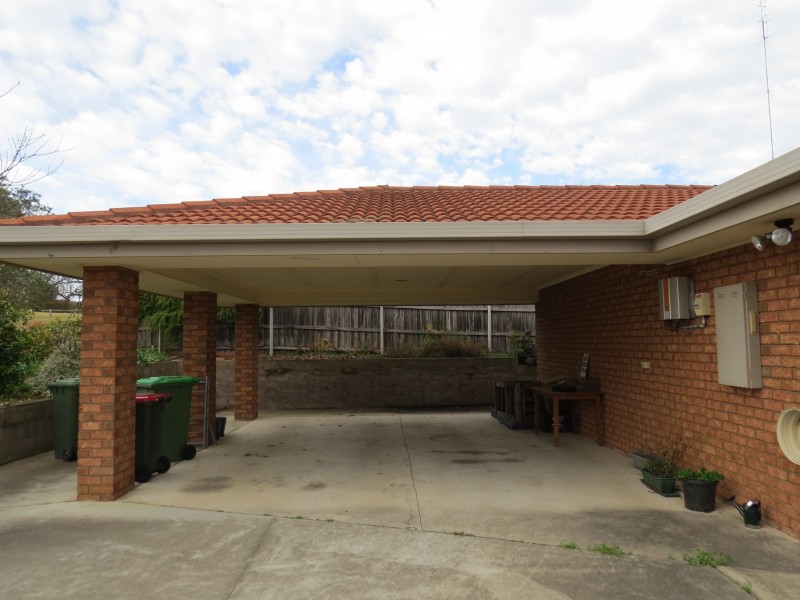 24 Ballantine Street, Bairnsdale VIC 3875