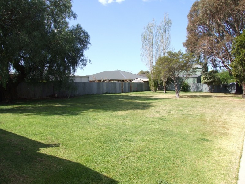 22 Charles Street, Bairnsdale VIC 3875