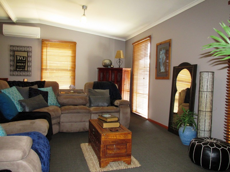 44 Cameron Crescent, Bairnsdale VIC 3875