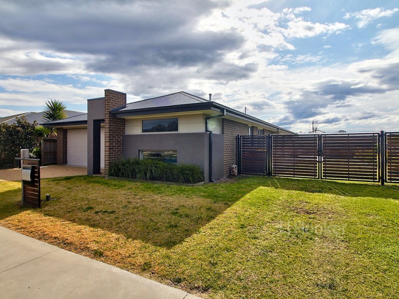 10 Whipbird Street, Bairnsdale VIC 3875
