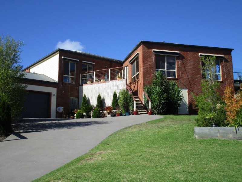 105 Howitt Avenue, Bairnsdale VIC 3875