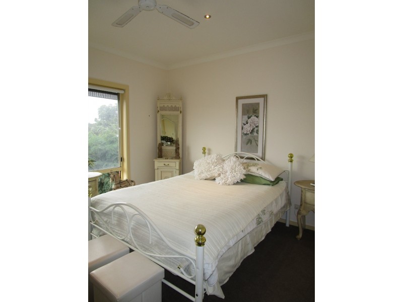 105 Howitt Avenue, Bairnsdale VIC 3875