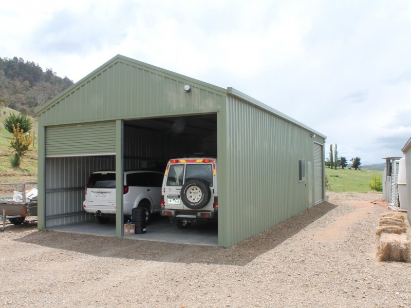 37 Omeo Valley Road, Omeo VIC 3898