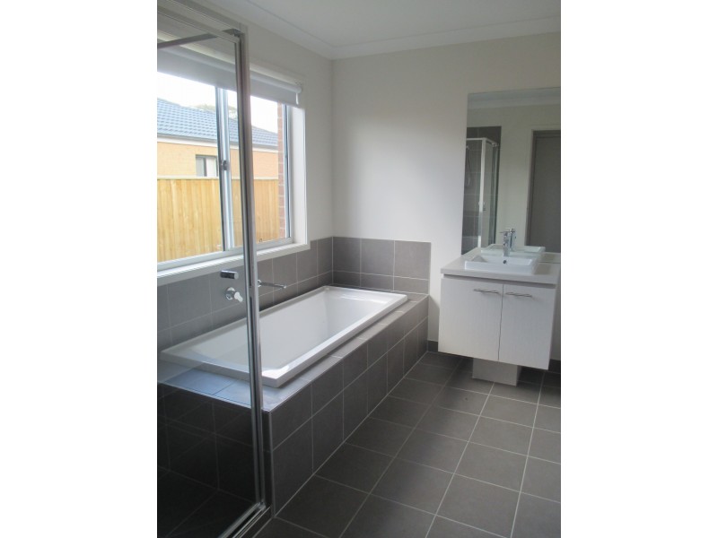 13 Eastcoast Court, Bairnsdale VIC 3875