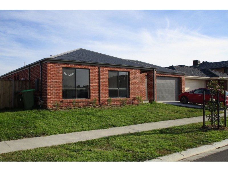 16 Kingfisher Road, Bairnsdale VIC 3875