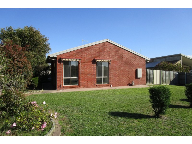 2 Morekana Crescent, Eastwood VIC 3875