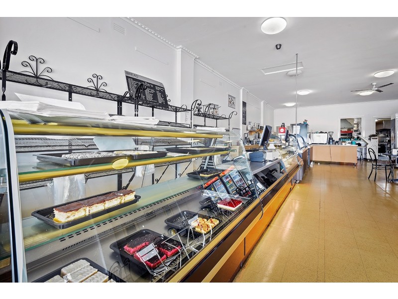 307 Esplanade, Lakes Entrance VIC 3909