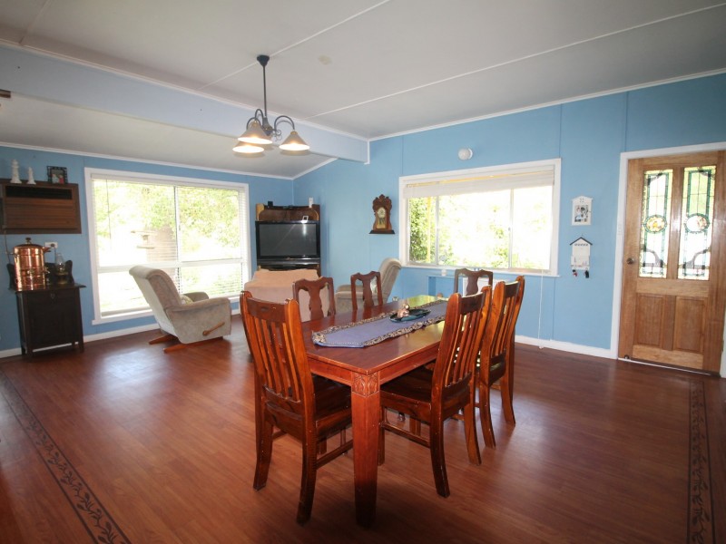 56 Johnston Street, Ensay VIC 3895