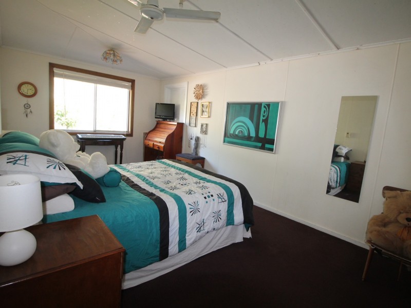 56 Johnston Street, Ensay VIC 3895