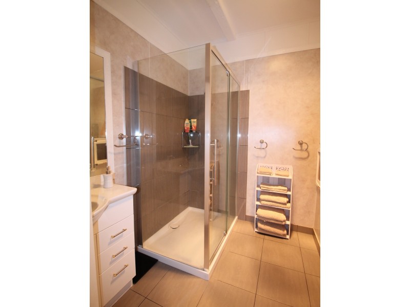 56 Johnston Street, Ensay VIC 3895