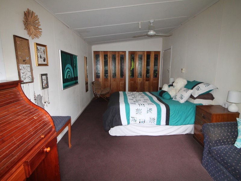 56 Johnston Street, Ensay VIC 3895