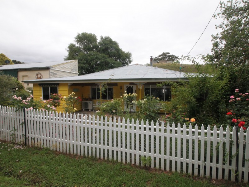 56 Johnston Street, Ensay VIC 3895