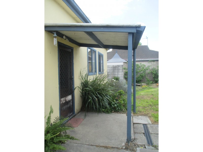 32 Alexander Parade, Bairnsdale VIC 3875