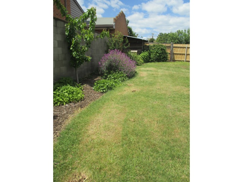 32 Alexander Parade, Bairnsdale VIC 3875