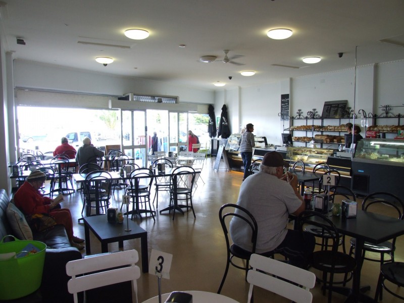 307 Esplanade, Lakes Entrance VIC 3909