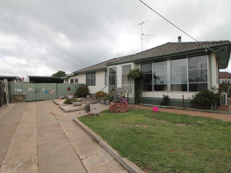 4 Davies Street, Bairnsdale VIC 3875
