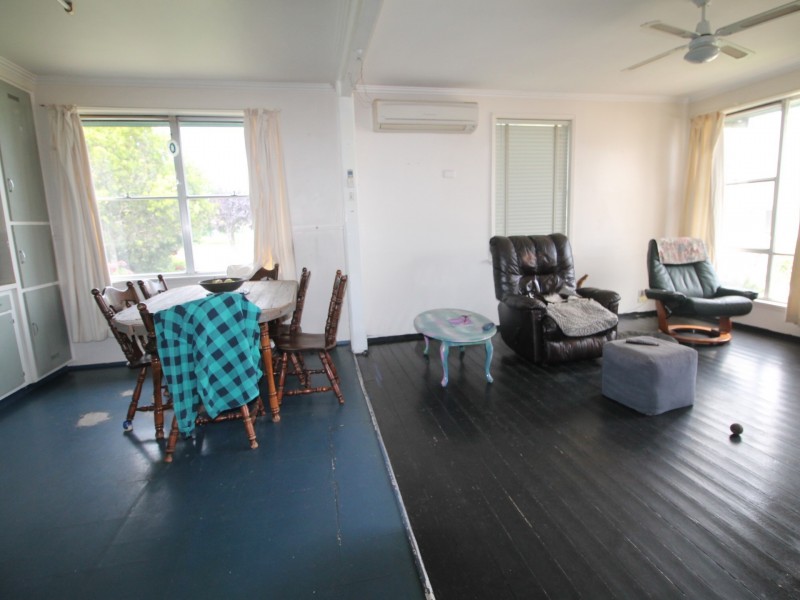 4 Davies Street, Bairnsdale VIC 3875