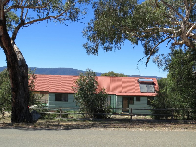 13 McCoy Street, Omeo VIC 3898