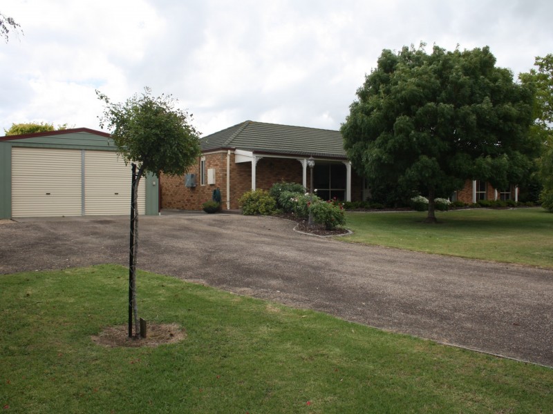 22 Timbarra Drive, Eastwood VIC 3875