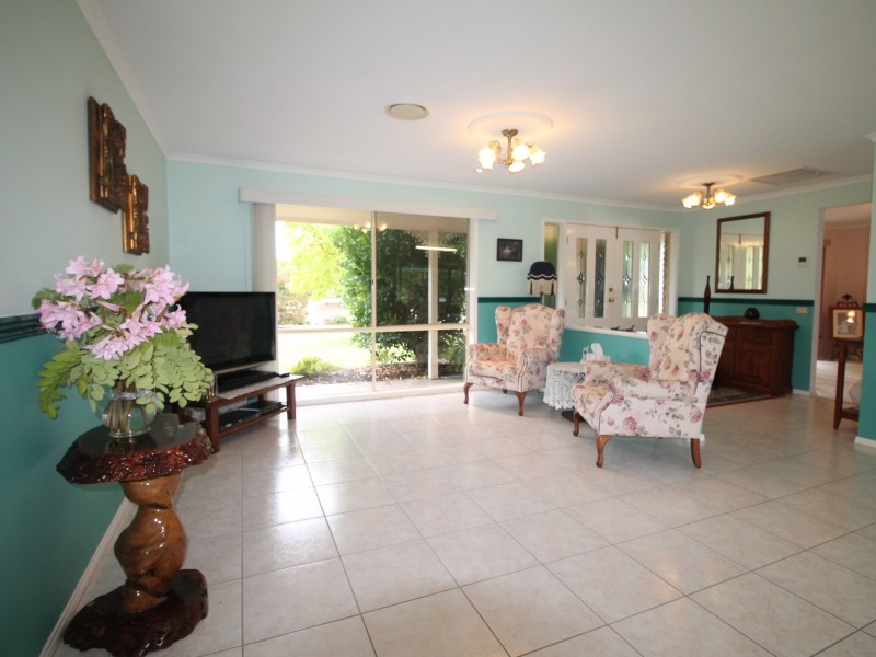 22 Timbarra Drive, Eastwood VIC 3875