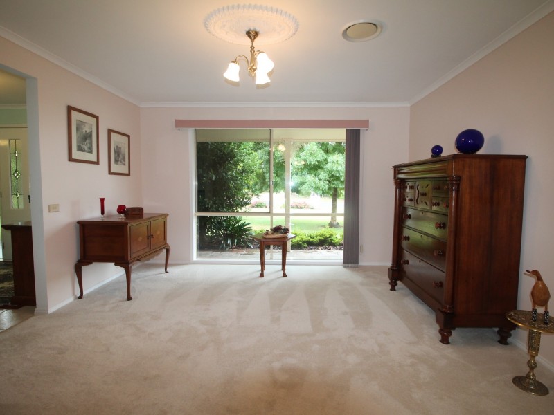 22 Timbarra Drive, Eastwood VIC 3875