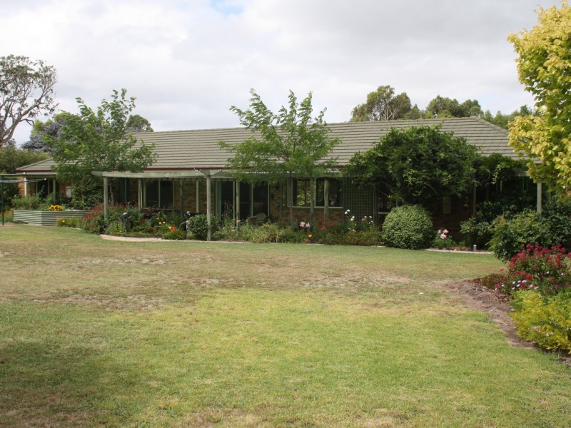 22 Timbarra Drive, Eastwood VIC 3875