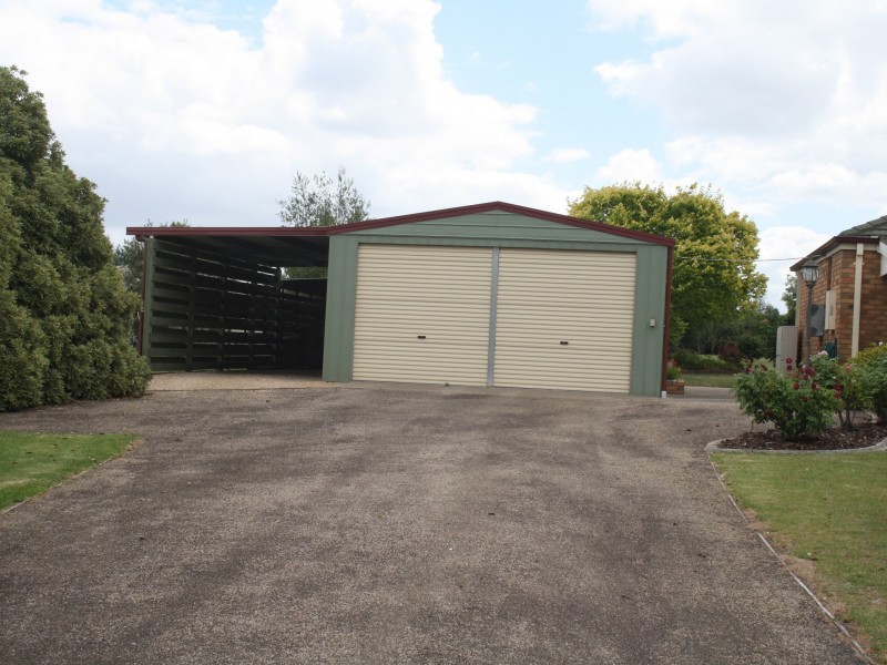 22 Timbarra Drive, Eastwood VIC 3875