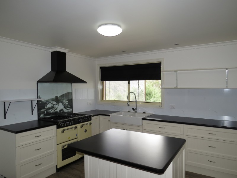 12 Howitt Street, Omeo VIC 3898