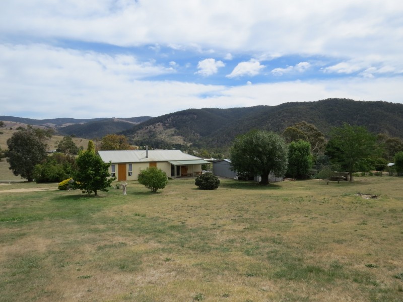 12 Howitt Street, Omeo VIC 3898