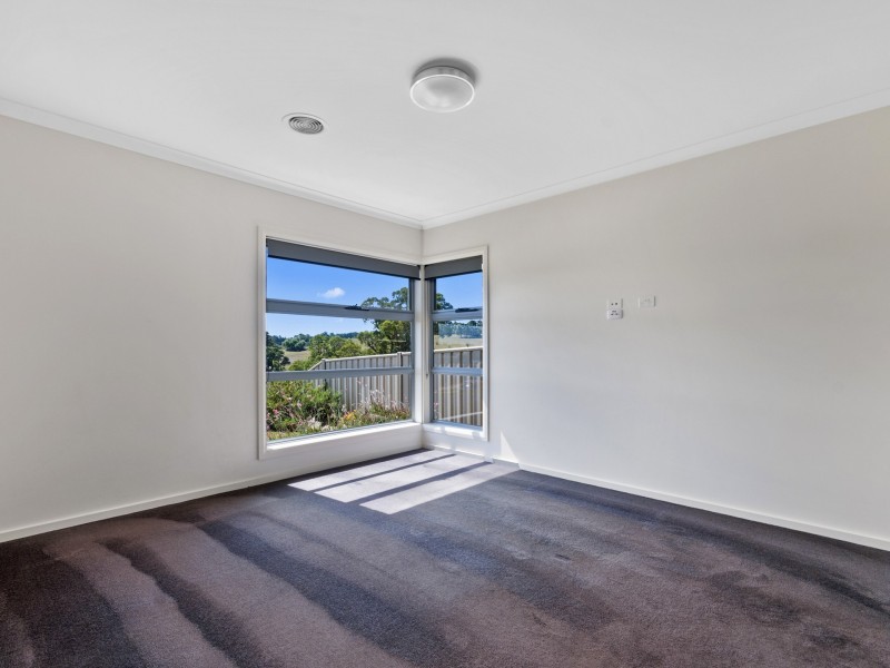24 Lorimer Drive, Eastwood VIC 3875