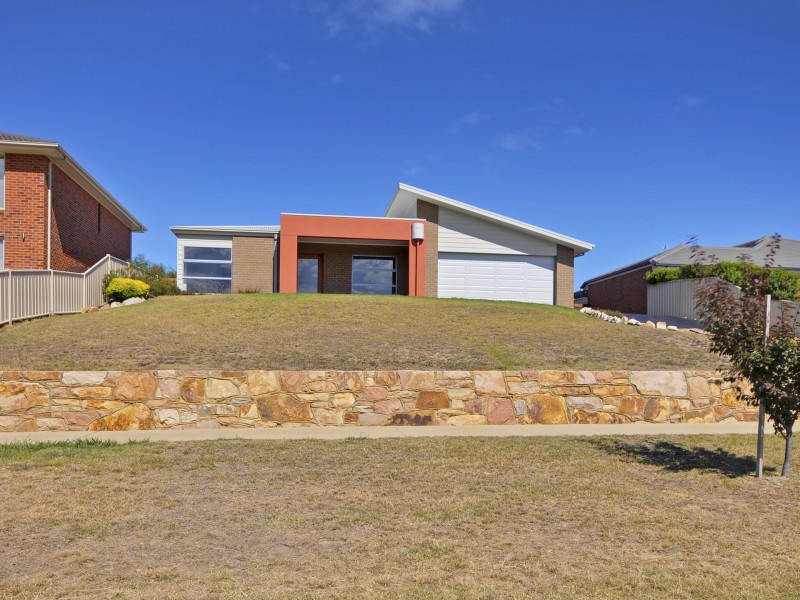 24 Lorimer Drive, Eastwood VIC 3875