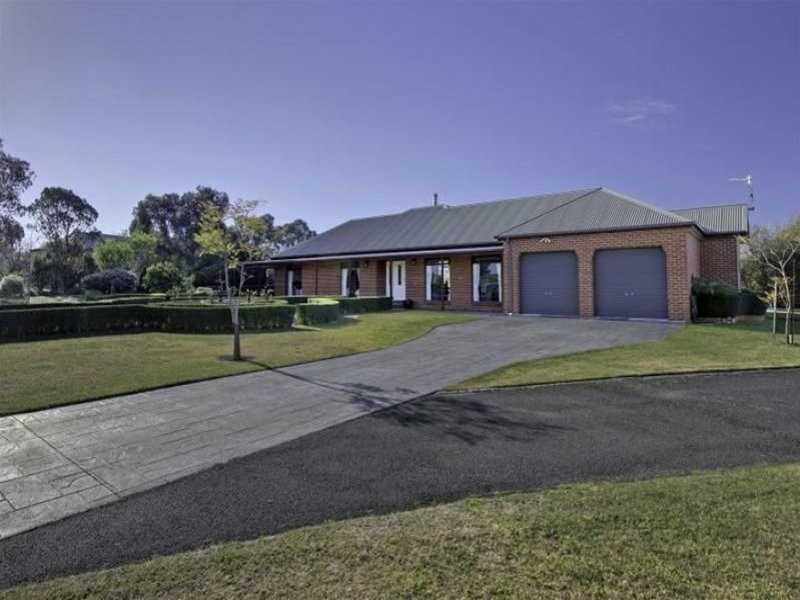 29 Timbarra Drive, Eastwood VIC 3875