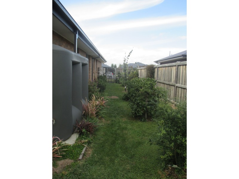 11 Whipbird Street, Bairnsdale VIC 3875