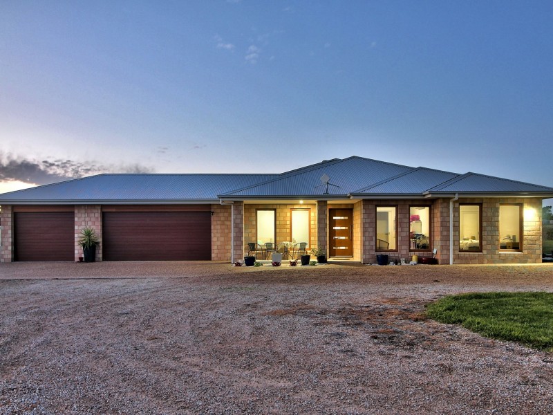 11 Balfours Road, Lucknow VIC 3875