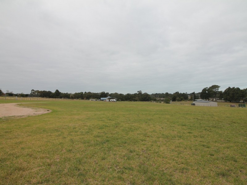 11 Balfours Road, Lucknow VIC 3875