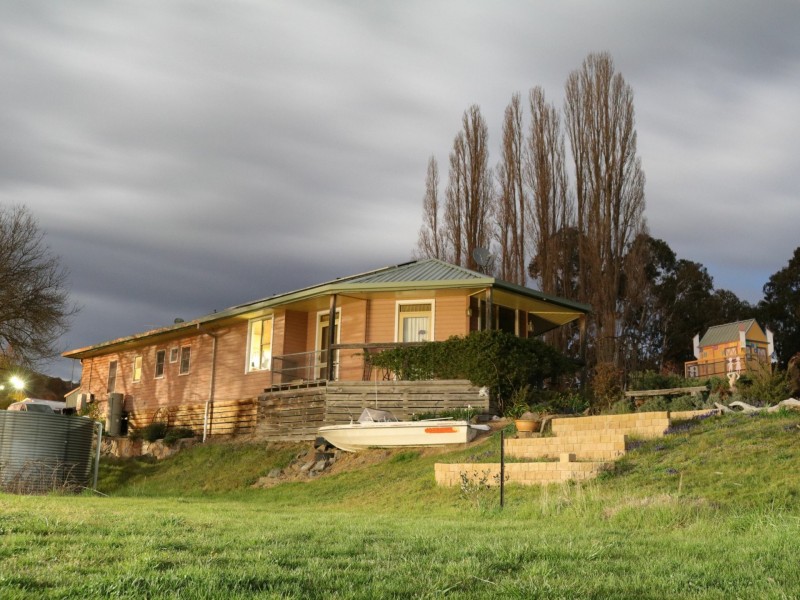 21 Creek Street, Omeo VIC 3898