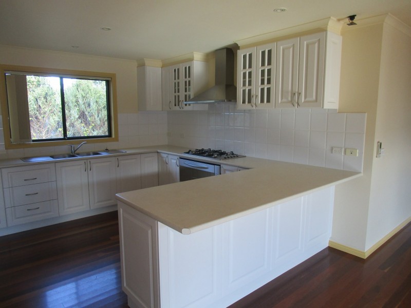 4 Woodward Street, Wy Yung VIC 3875