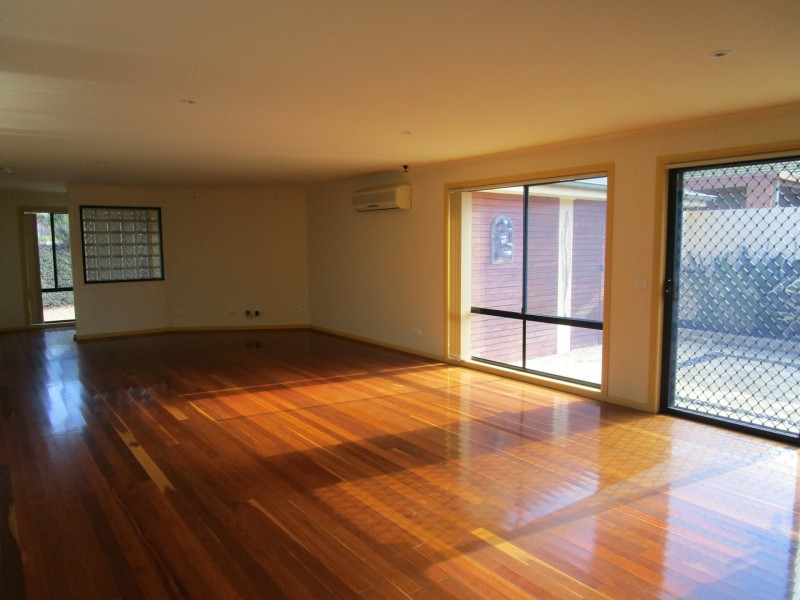 4 Woodward Street, Wy Yung VIC 3875