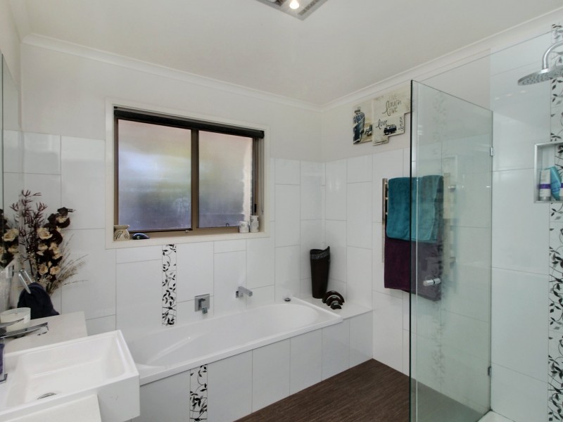 2 The Grange, Lucknow VIC 3875