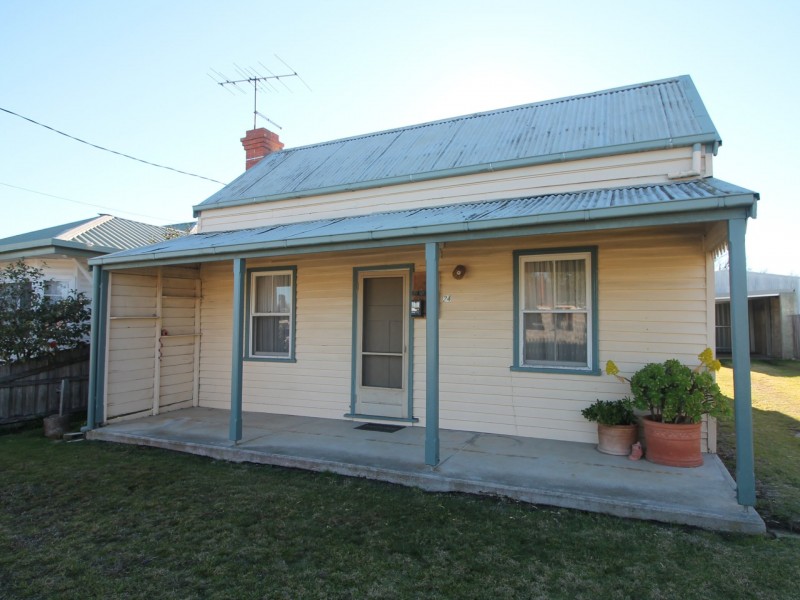 24 Pinnock Street, Bairnsdale VIC 3875