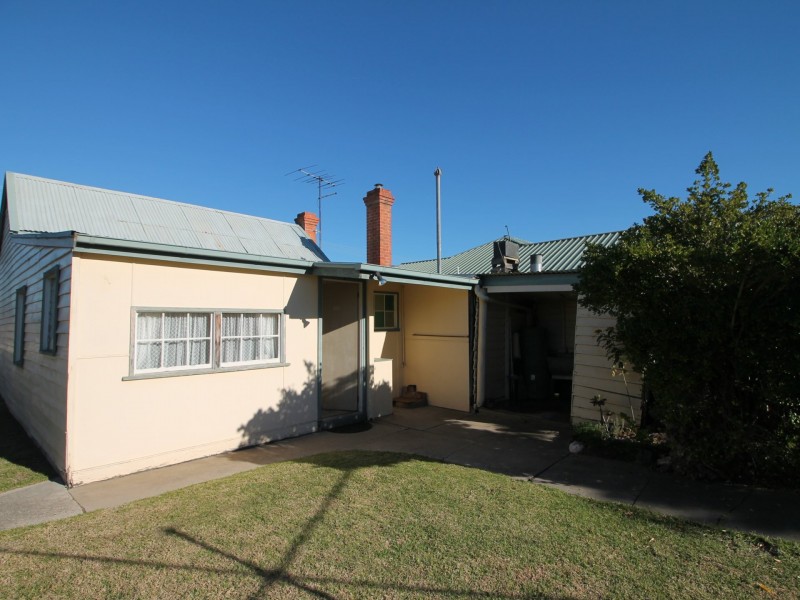 24 Pinnock Street, Bairnsdale VIC 3875