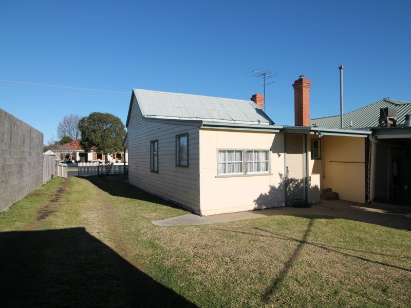 24 Pinnock Street, Bairnsdale VIC 3875