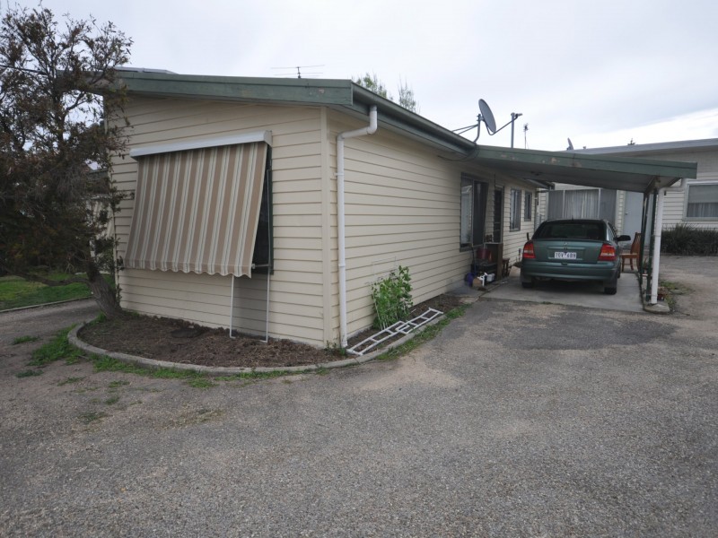 Unit 1 & 2/4 Grosvenor Court, Bairnsdale VIC 3875