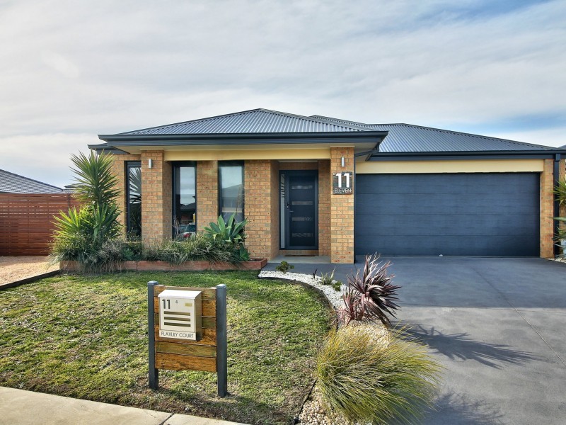 11 Flaxlily Court, Bairnsdale VIC 3875