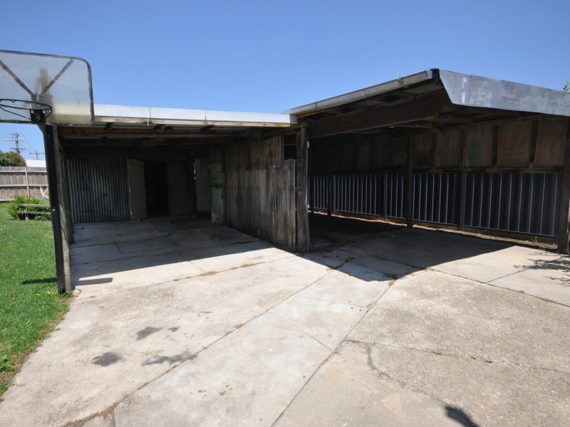 32 Alexander Parade, Bairnsdale VIC 3875