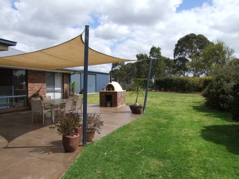 85 Gatehouse Drive, Eastwood VIC 3875