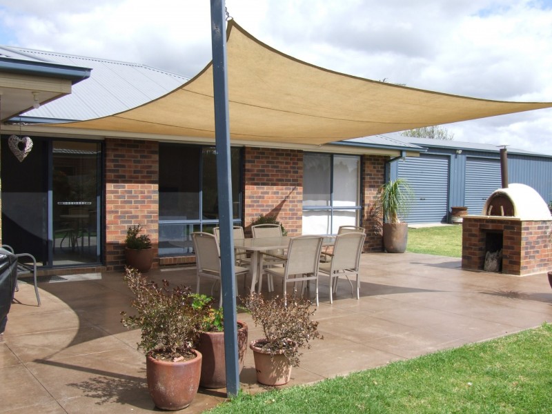 85 Gatehouse Drive, Eastwood VIC 3875